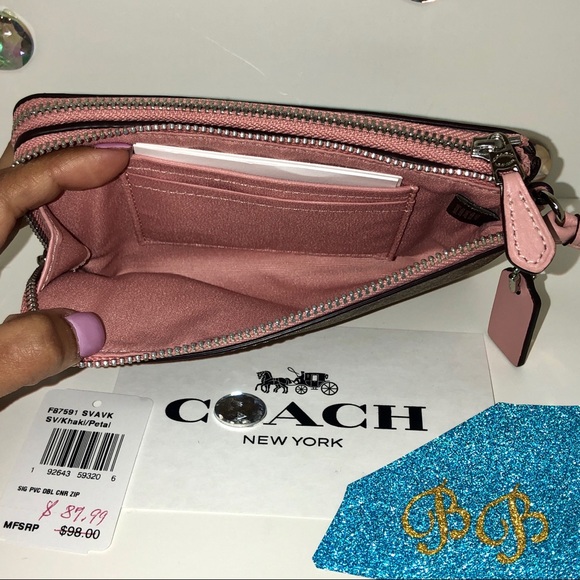 SOLD ONⓂ️COACH DOUBLE ZIP WRISTLET SIGNATURE PETAL - Picture 3 of 4
